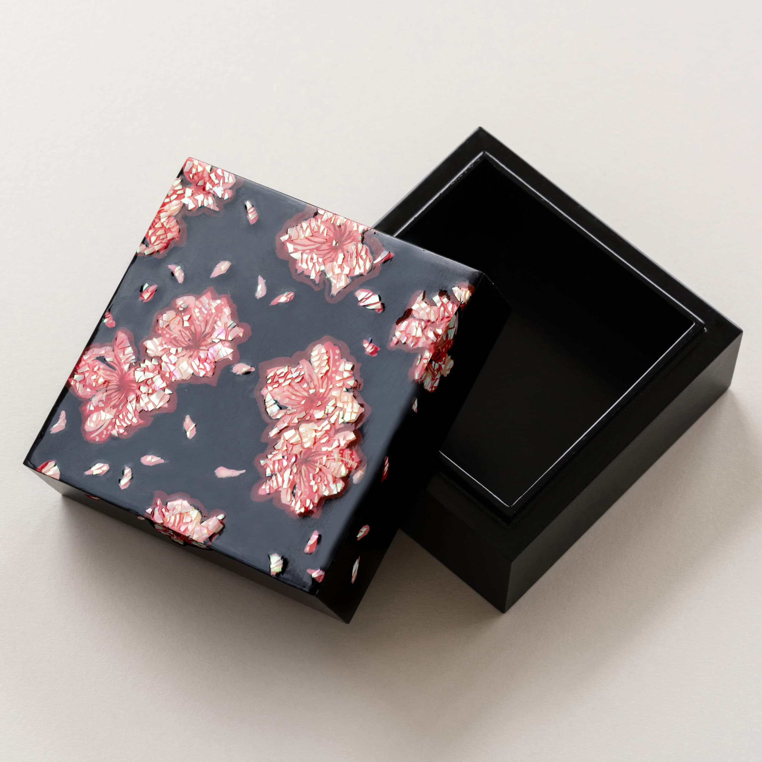 Nacre Jewel Box _The scent of cherry blossoms 2