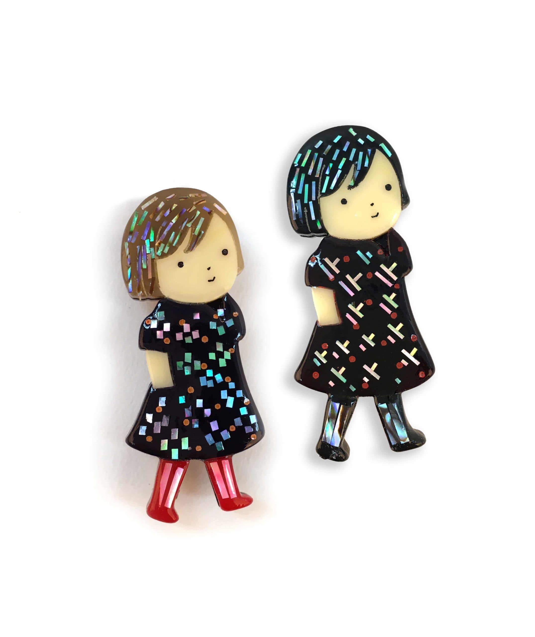 Nacre brooch Girl 3