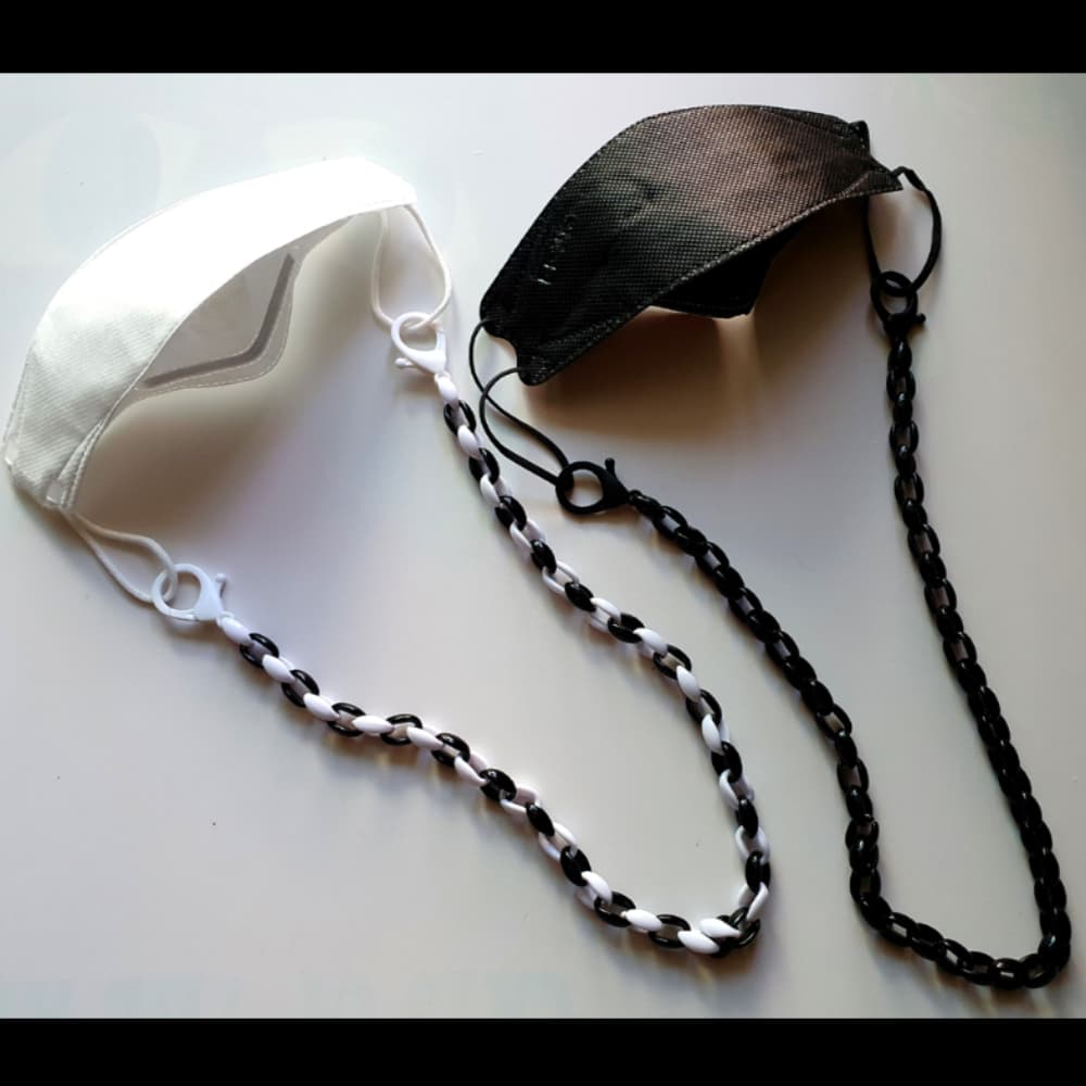 1+1 Black & White Mask Strap Chain Mask Necklace Holder 3