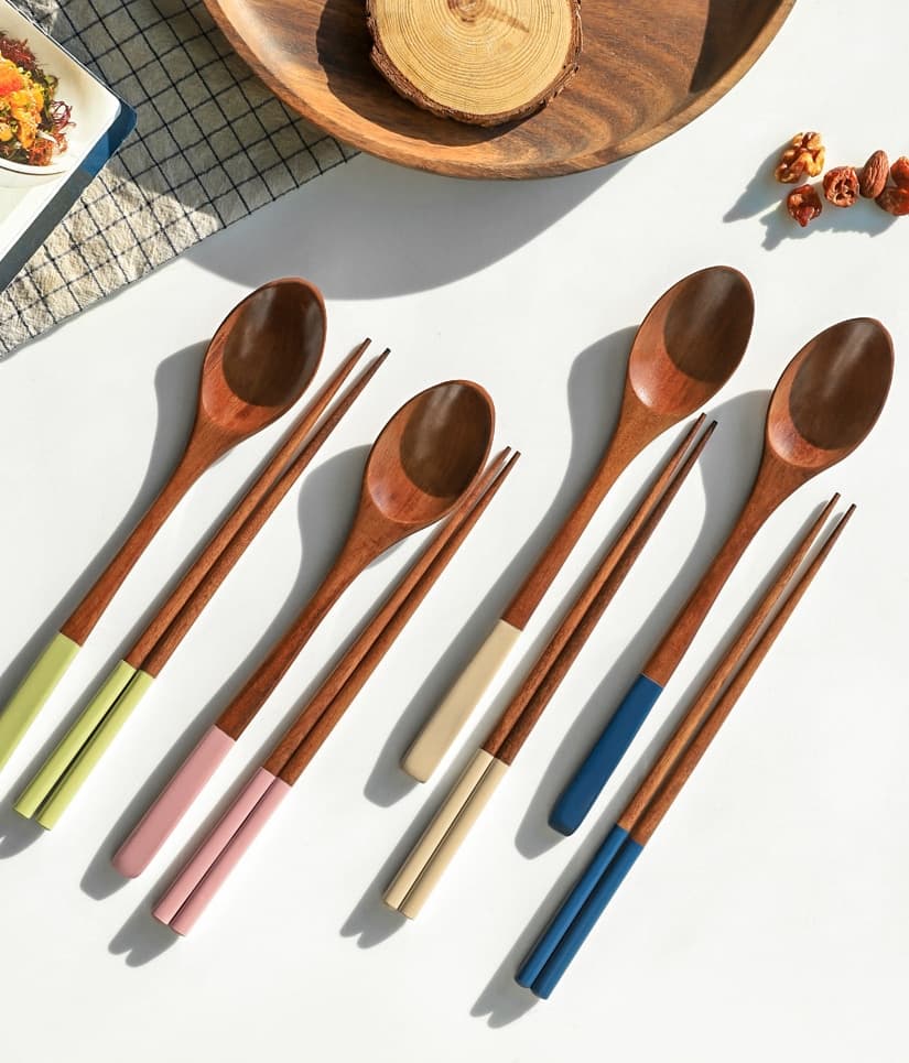 Wooden Spoon Chopsticks Sets Korean Dinnerware Combinations Chopsticks and Spoons Set for Home Kitchen or Restaurant (4 Pairs)