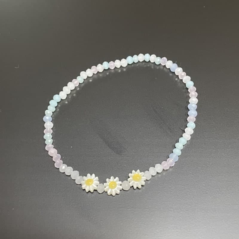 molecule / Little Triple Flower Bracelet
