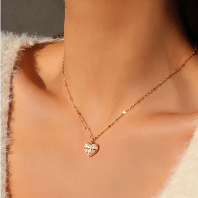 ENGBROX / holiday heart necklace / IVE 着用