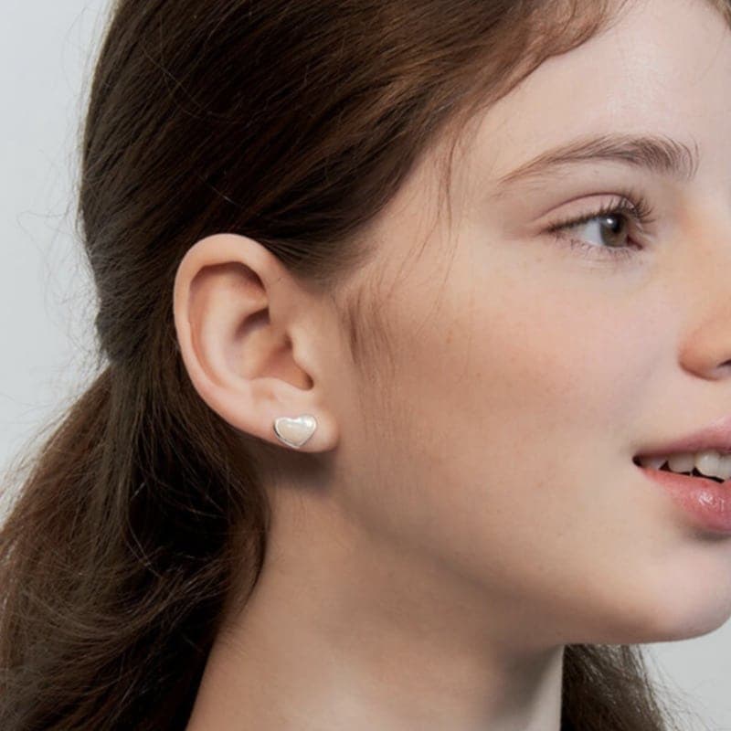 Hei / nacre heart earring 2color / Wear aespa